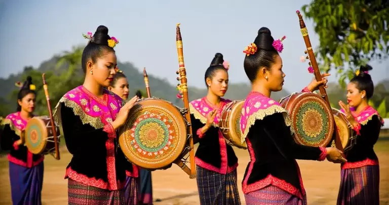 မြန်မာ တေးဂီတစက်မှု – အဓိကကဏ္ဍများ၊ ဖွဲ့စည်းပုံနှင့် တိုးတက်မှု