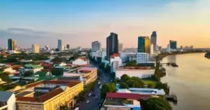 ရန်ကုန် ဟိုတယ် vs Hostel vs Airbnb — ကုန်ကျစရိတ်နှင့် တည်နေရာ နှိုင်းယှဉ်