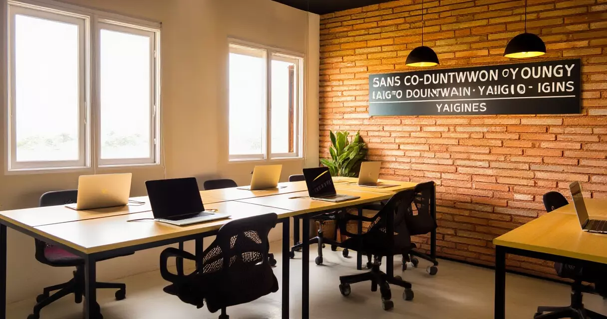ရန်ကုန်မြို့လယ်ရှိ tech co-working space အတွင်းပိုင်း မြင်ကွင်း