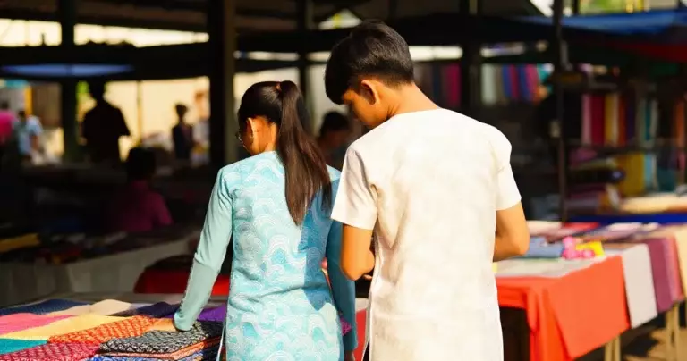Wave Wear | Yangon — ရန်ကုန် လူငယ်ဖက်ရှင်၏ လှိုင်းသစ် ၂၀၂၆