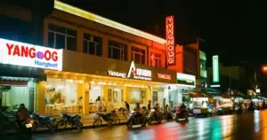 ရန်ကုန် ညနေ ၆နာရီမှ နံနက် ၁နာရီ — Bar၊ Live Music၊ Night Market၊ ဂိမ်းဆော့ဘောင် လမ်းညွှန်